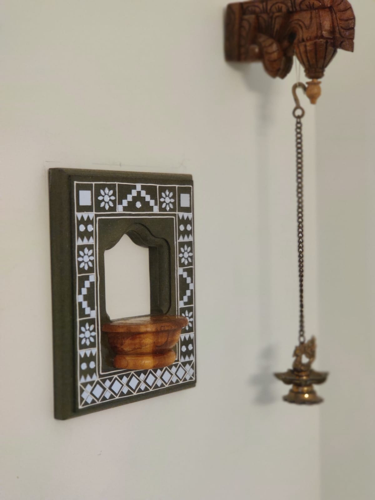 Lippan Art Style Maadam - Boho Fusion - Traditional Elegance