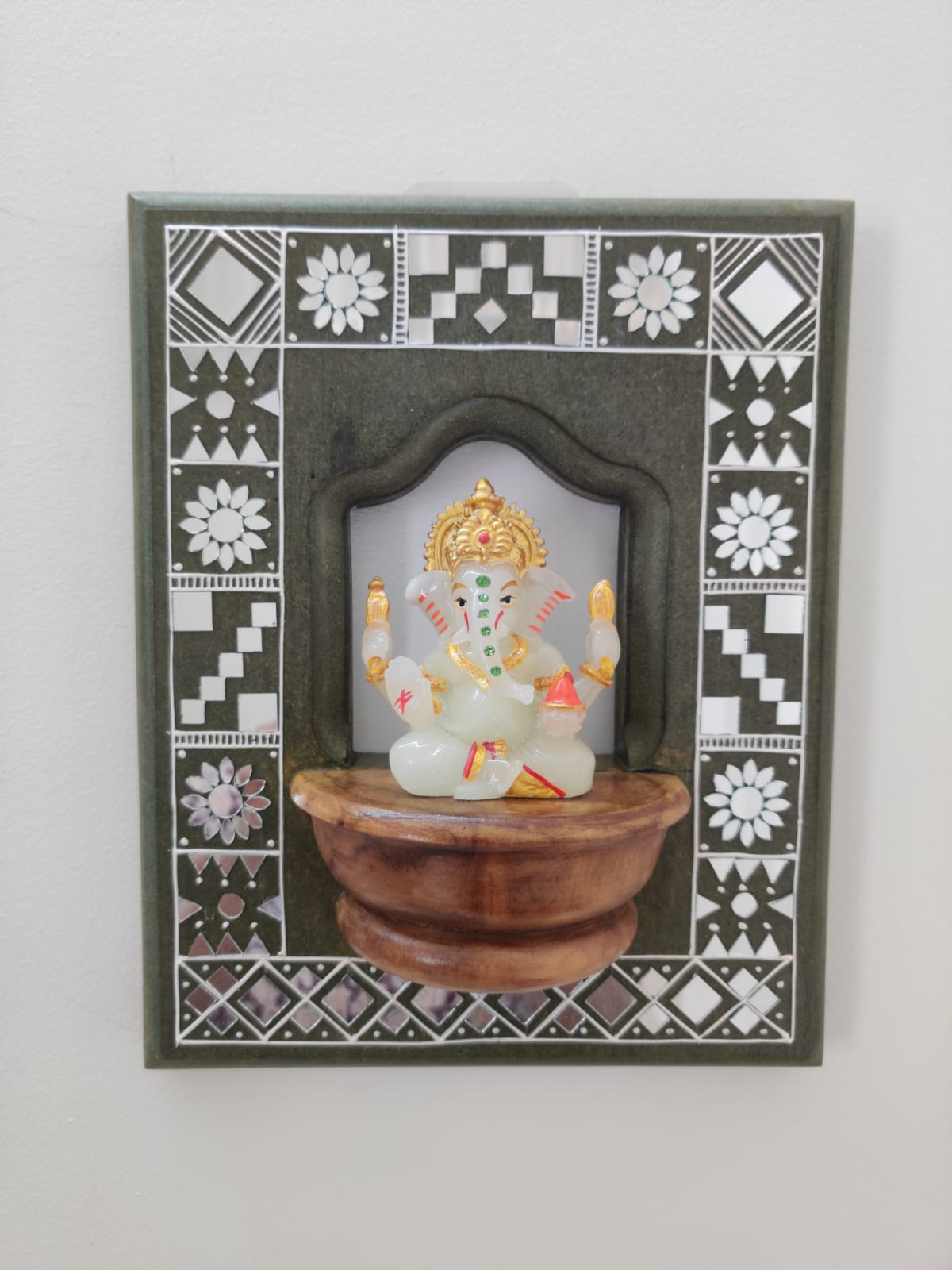 Lippan Art Style Maadam - Boho Fusion - Traditional Elegance