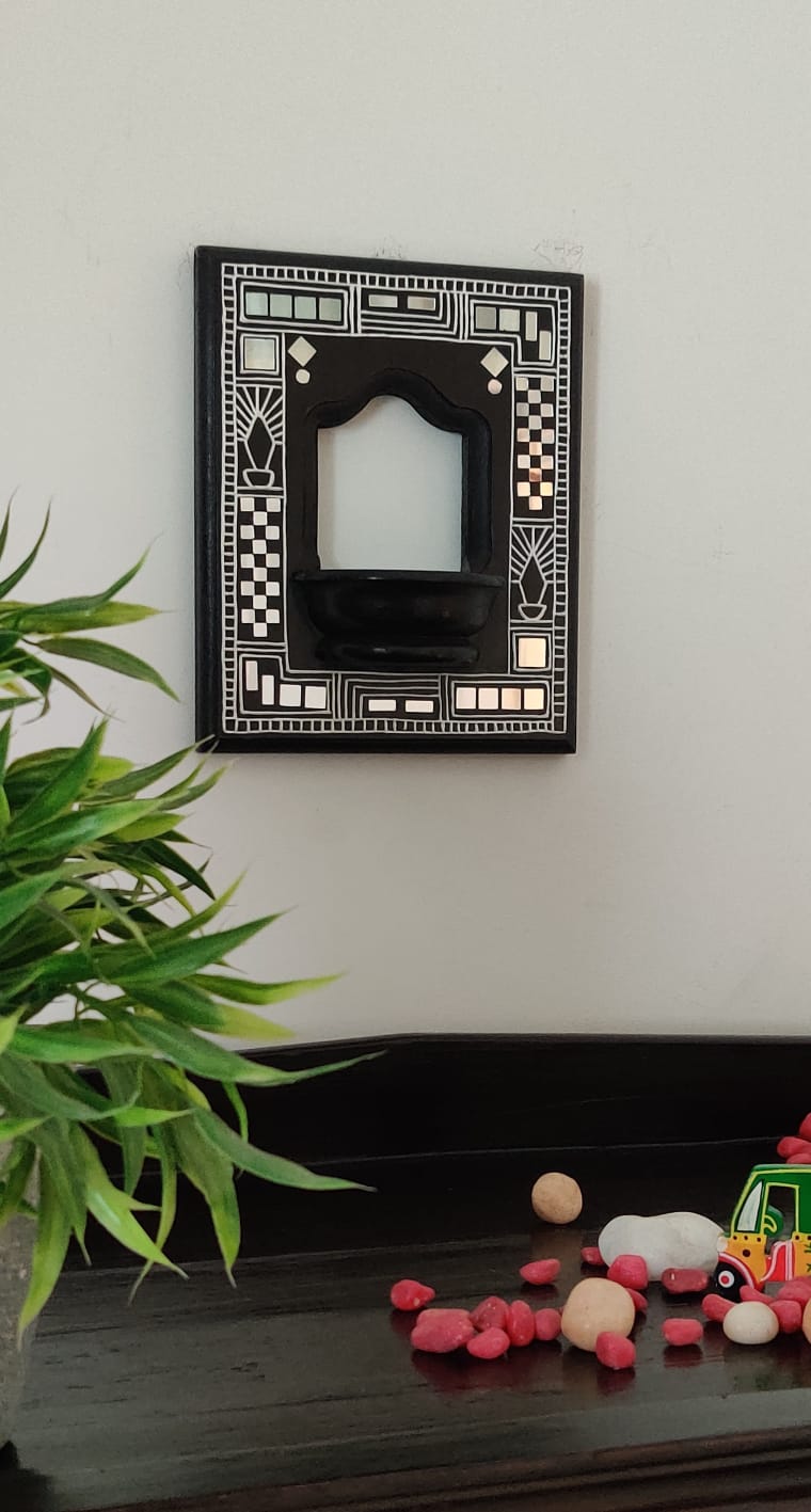Lippan Art Style Maadam - Dark Brown - Intricate Form - Single Piece