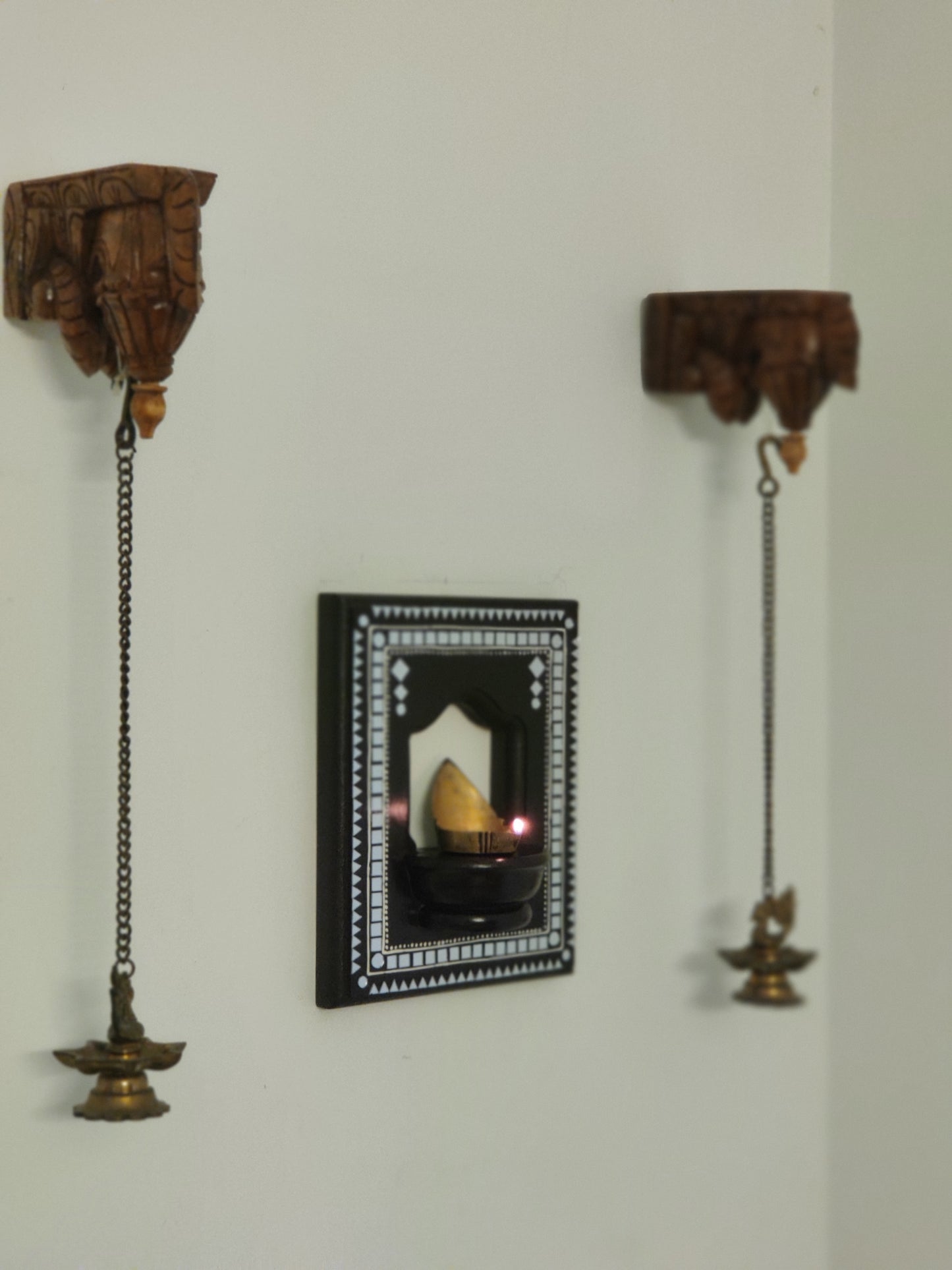 Lippan Art Style Maadam - Dark Brown - Bold Expression